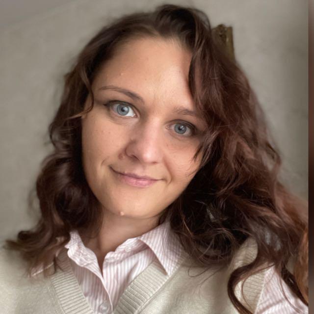 Hanna – Ihre persönliche Ansprechpartnerin für Küchen